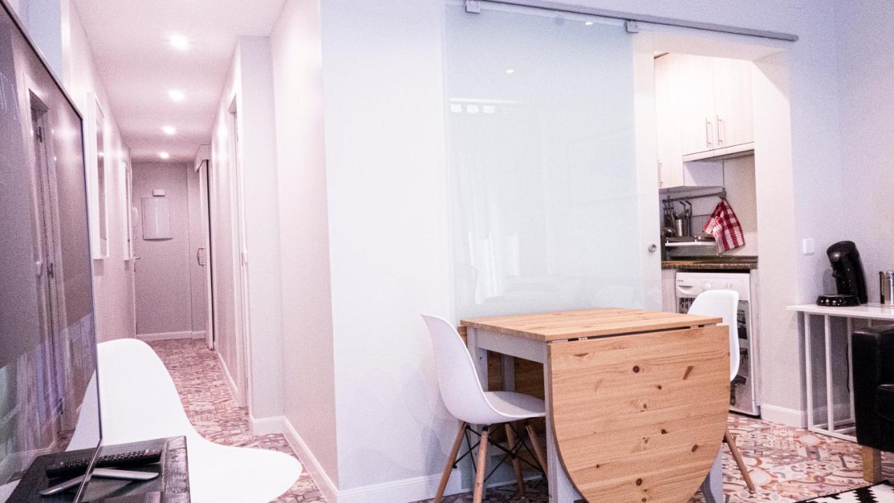 Cozy Apartment In Downtown Мадрид Екстериор снимка
