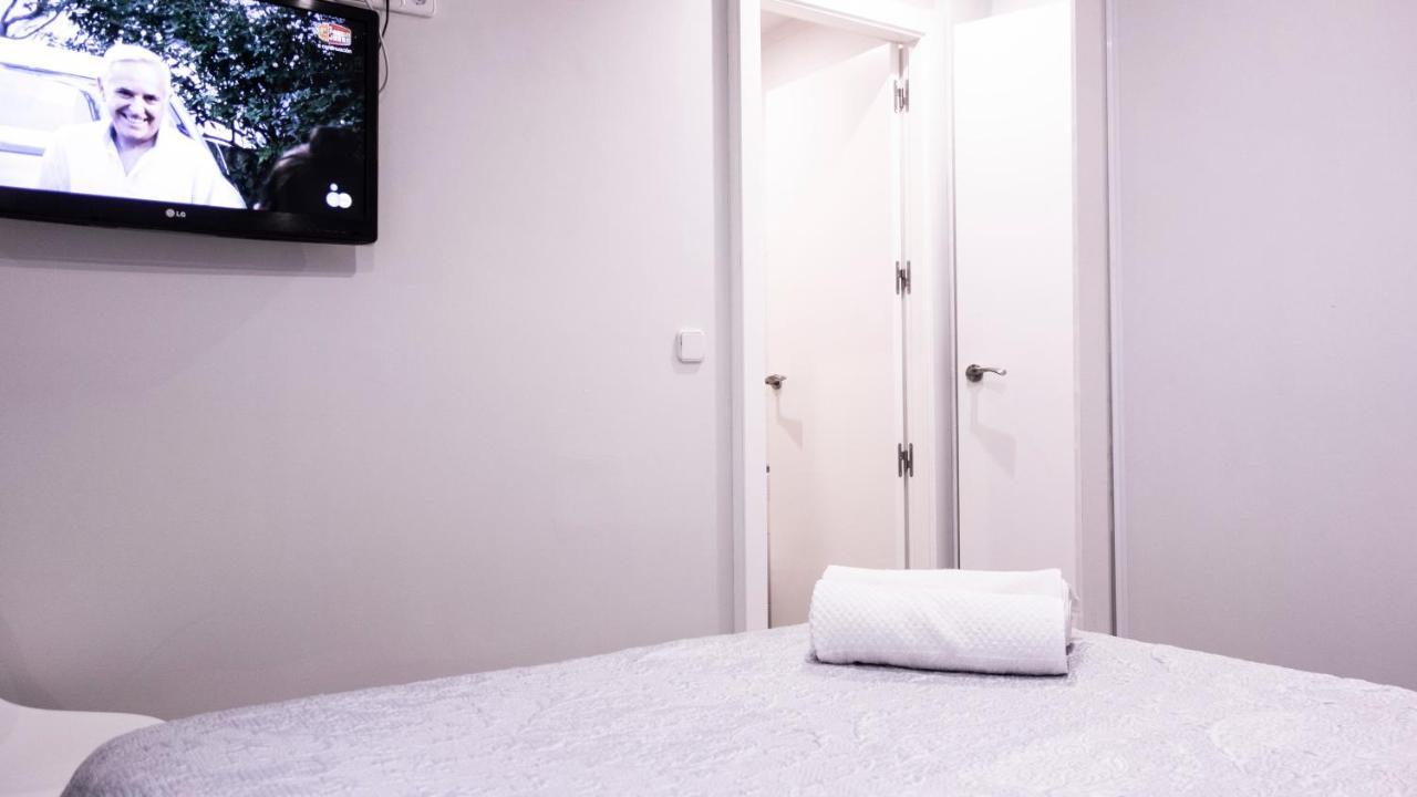 Cozy Apartment In Downtown Мадрид Екстериор снимка