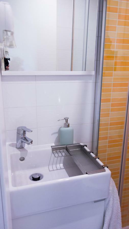 Cozy Apartment In Downtown Мадрид Екстериор снимка