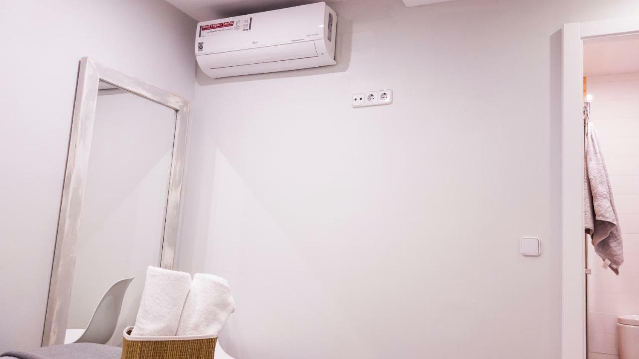 Cozy Apartment In Downtown Мадрид Екстериор снимка